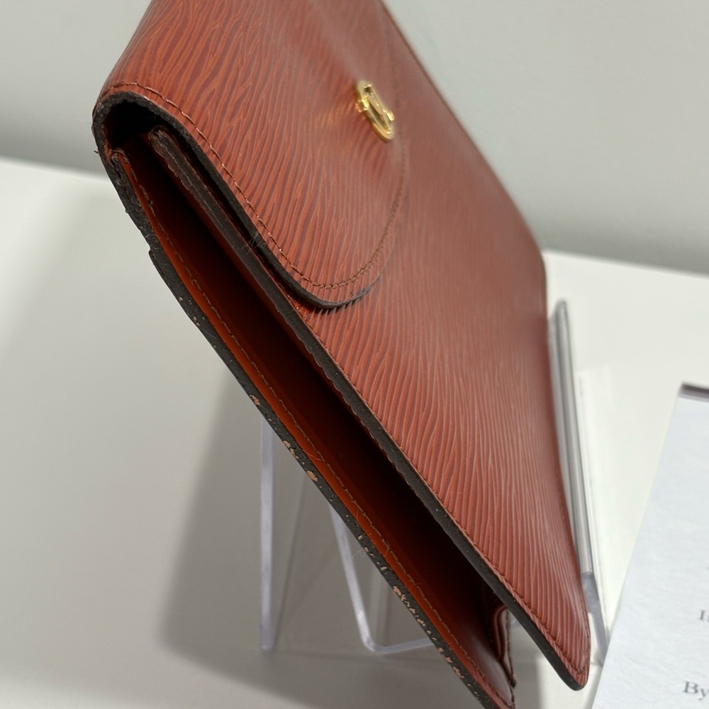 Authentic LOUIS VUITTON cognac epi leather pouch clutch with certificate - Picture 3 of 14